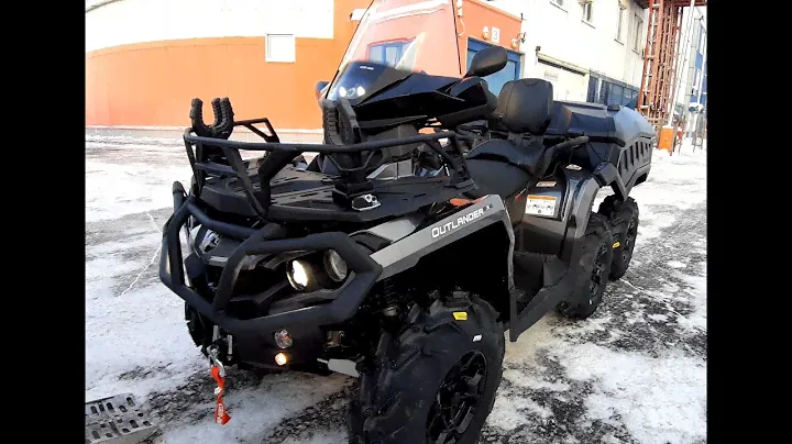 Шестиколесный  двухместный  BRP  CAN-AM OUTLANDER MAX 1000T с аксессуарами.